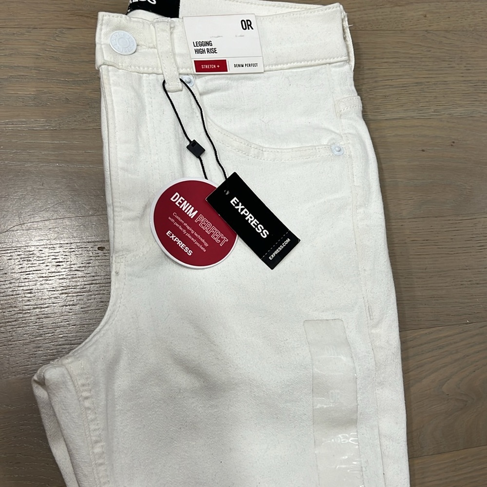 NWT High Rise Shaping Jeans - Picture 2 of 5